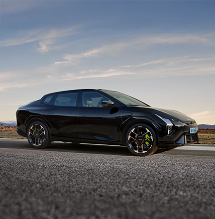 The Kia EV4 GT 측면 디자인