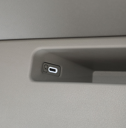 C타입 USB 단자(3열 사이드트림)